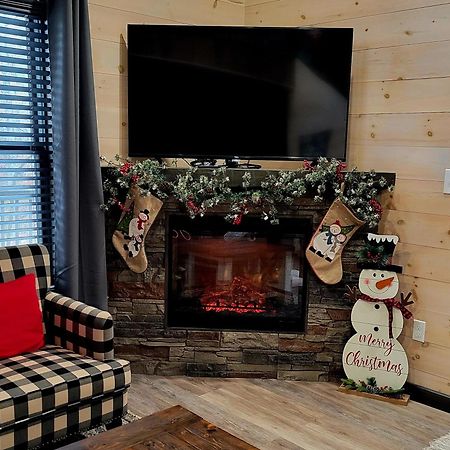 Lil Cabin In The Cove! Mtn Views, Theater, Hot Tub, Games, King Beds, Prime Location! Sevierville Exteriér fotografie