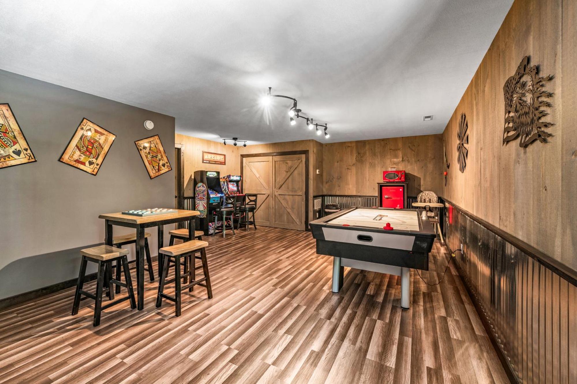Lil Cabin In The Cove! Mtn Views, Theater, Hot Tub, Games, King Beds, Prime Location! Sevierville Exteriér fotografie