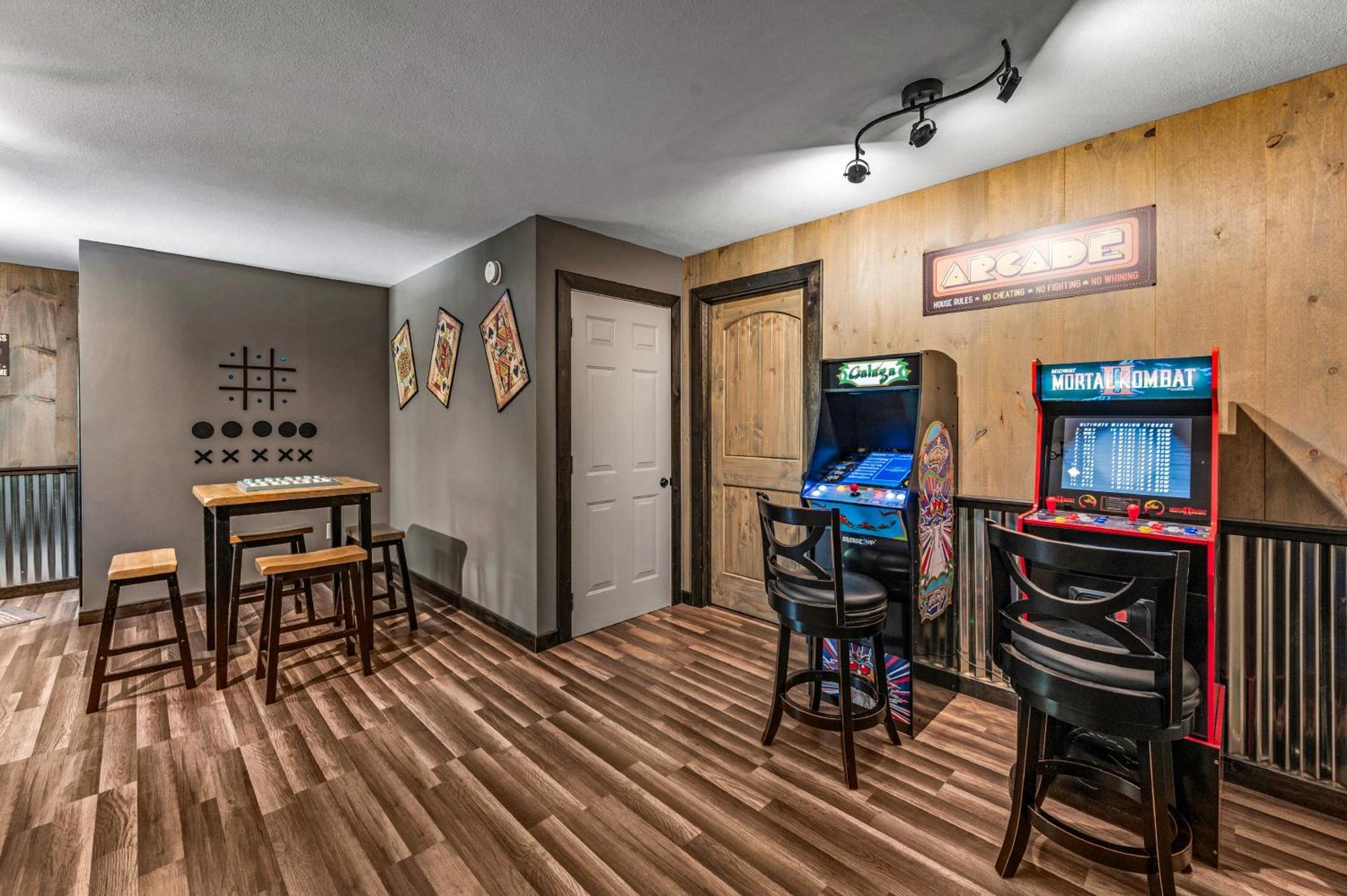 Lil Cabin In The Cove! Mtn Views, Theater, Hot Tub, Games, King Beds, Prime Location! Sevierville Exteriér fotografie
