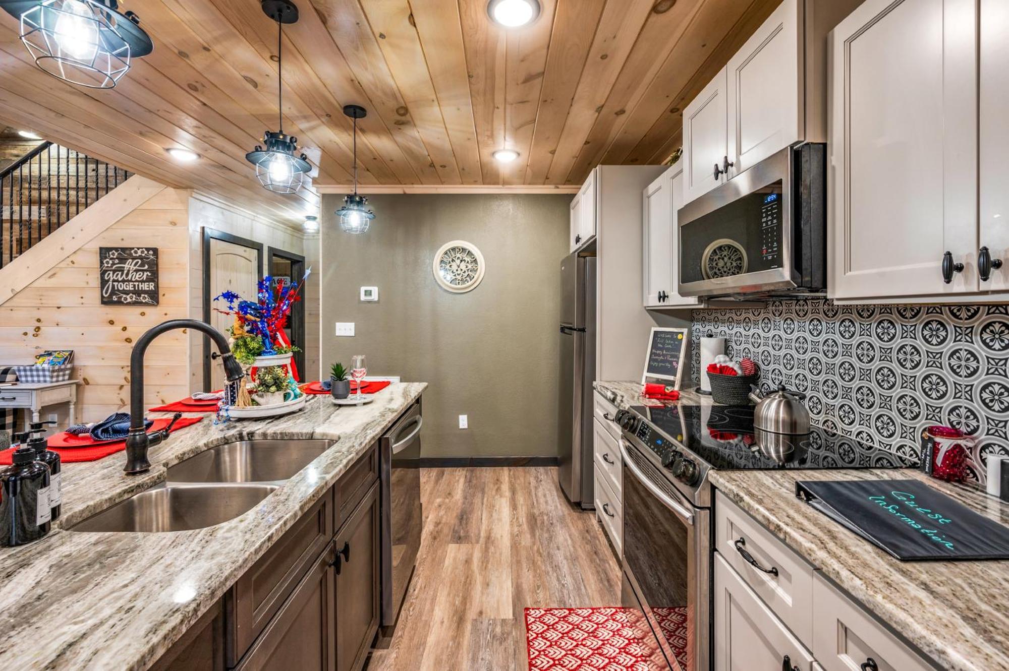 Lil Cabin In The Cove! Mtn Views, Theater, Hot Tub, Games, King Beds, Prime Location! Sevierville Exteriér fotografie